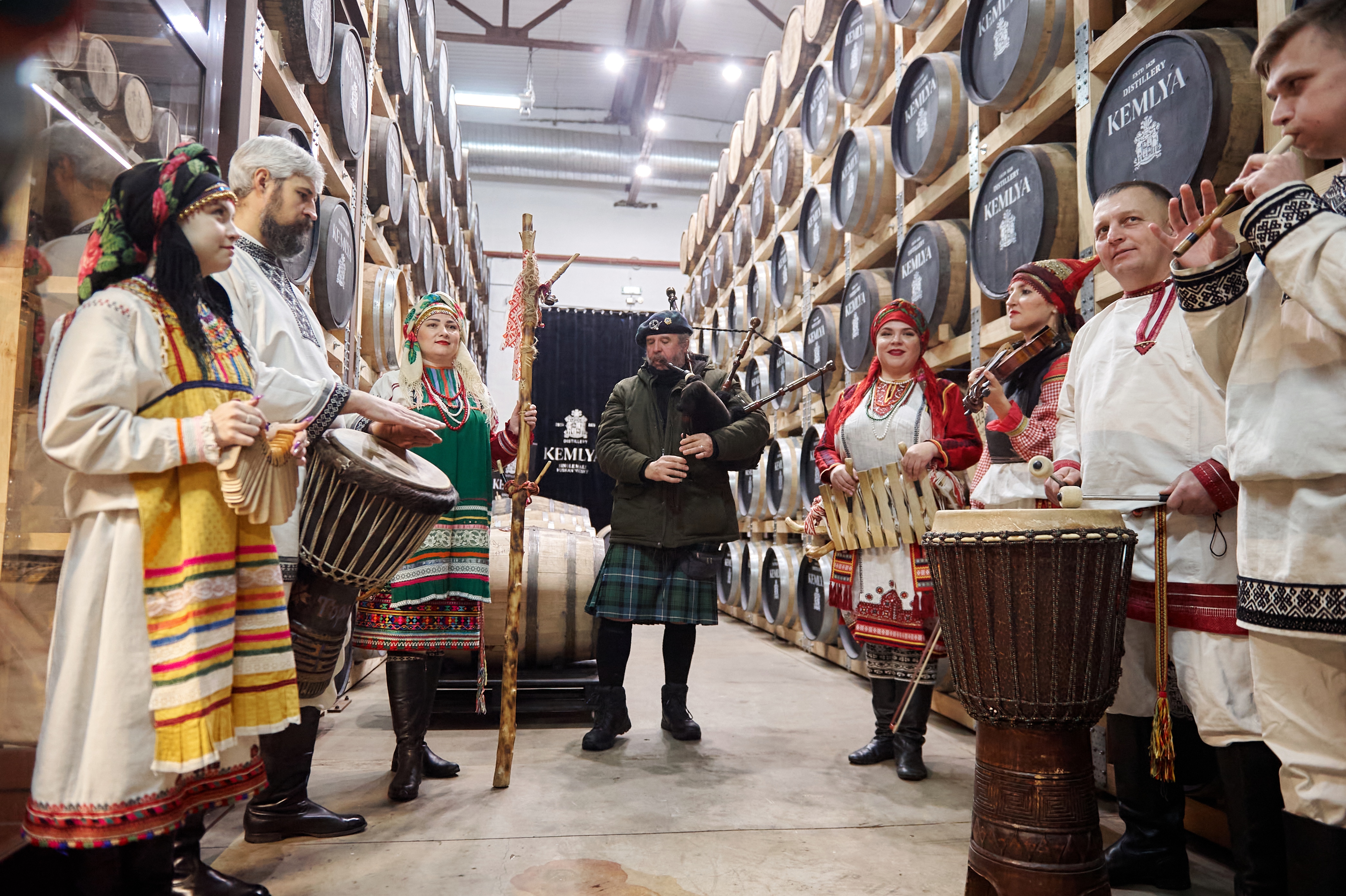«Волынка, торама и шотландский виски с мордовским духом: как прошла «Ночь Бернса» на винокурне Кемля!