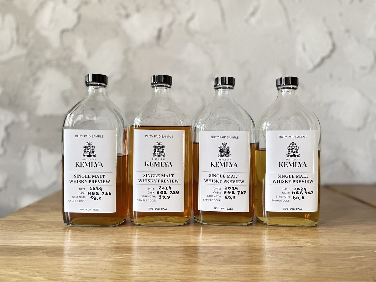 Как происходит созревание виски KEMLYA в хересных хогсхедах?