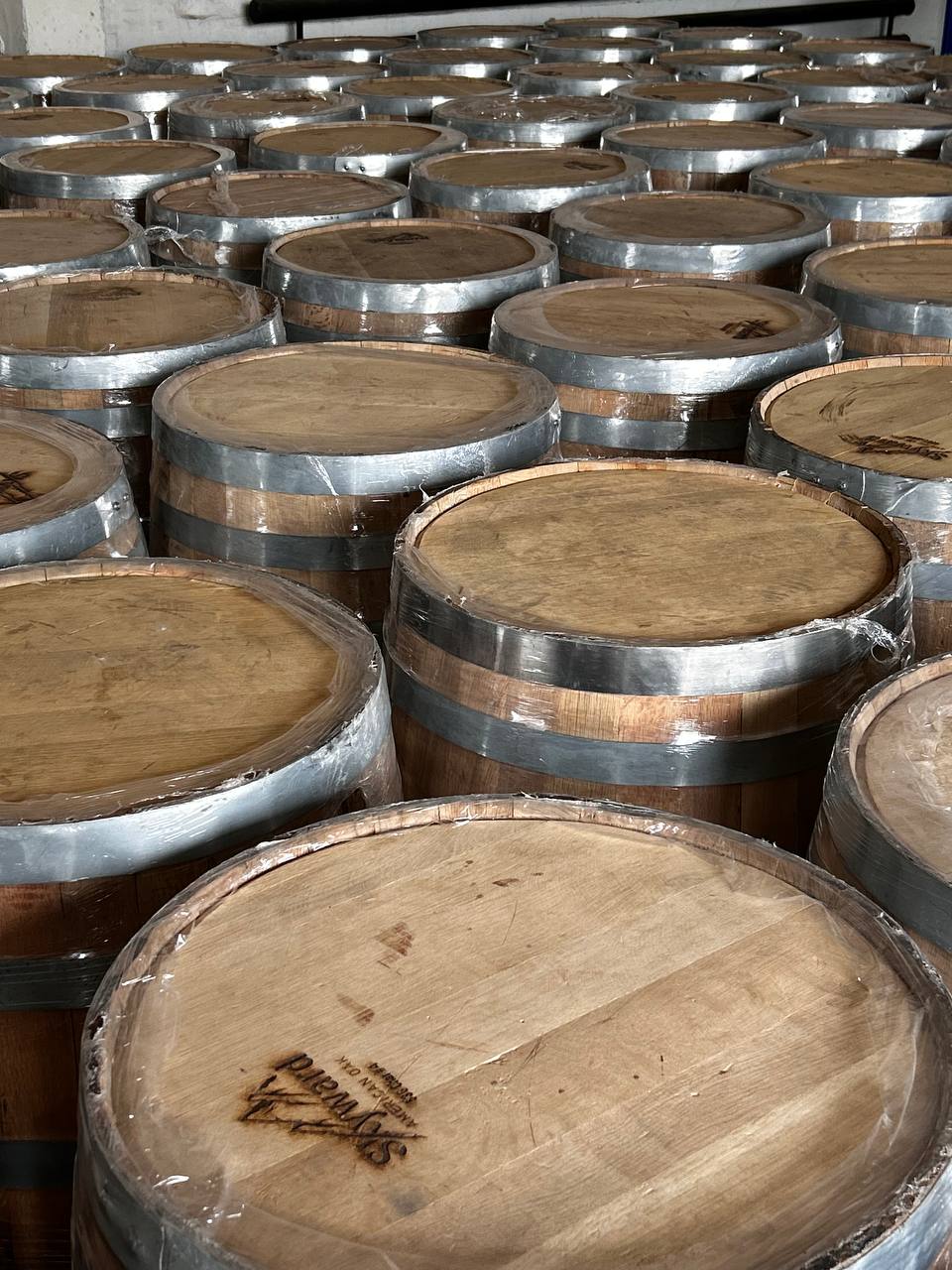 Более 200 бочек