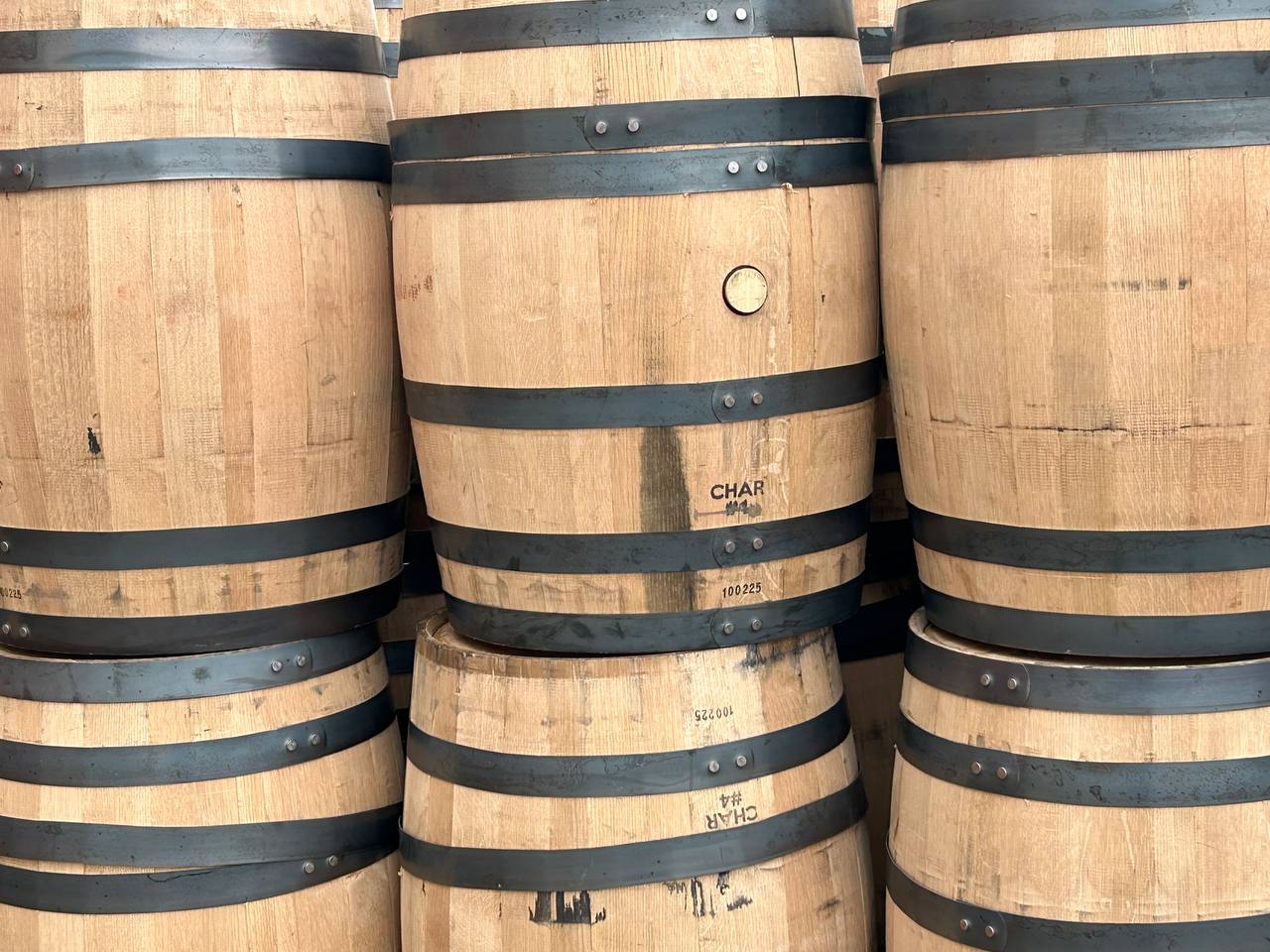 Большая поставка больших бочек